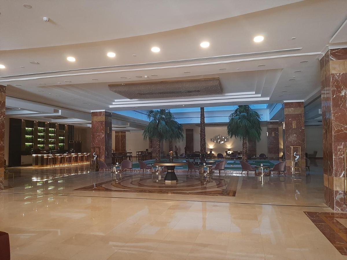 Tolip Gardens Hotel Le Caire Extérieur photo The lobby of the hotel