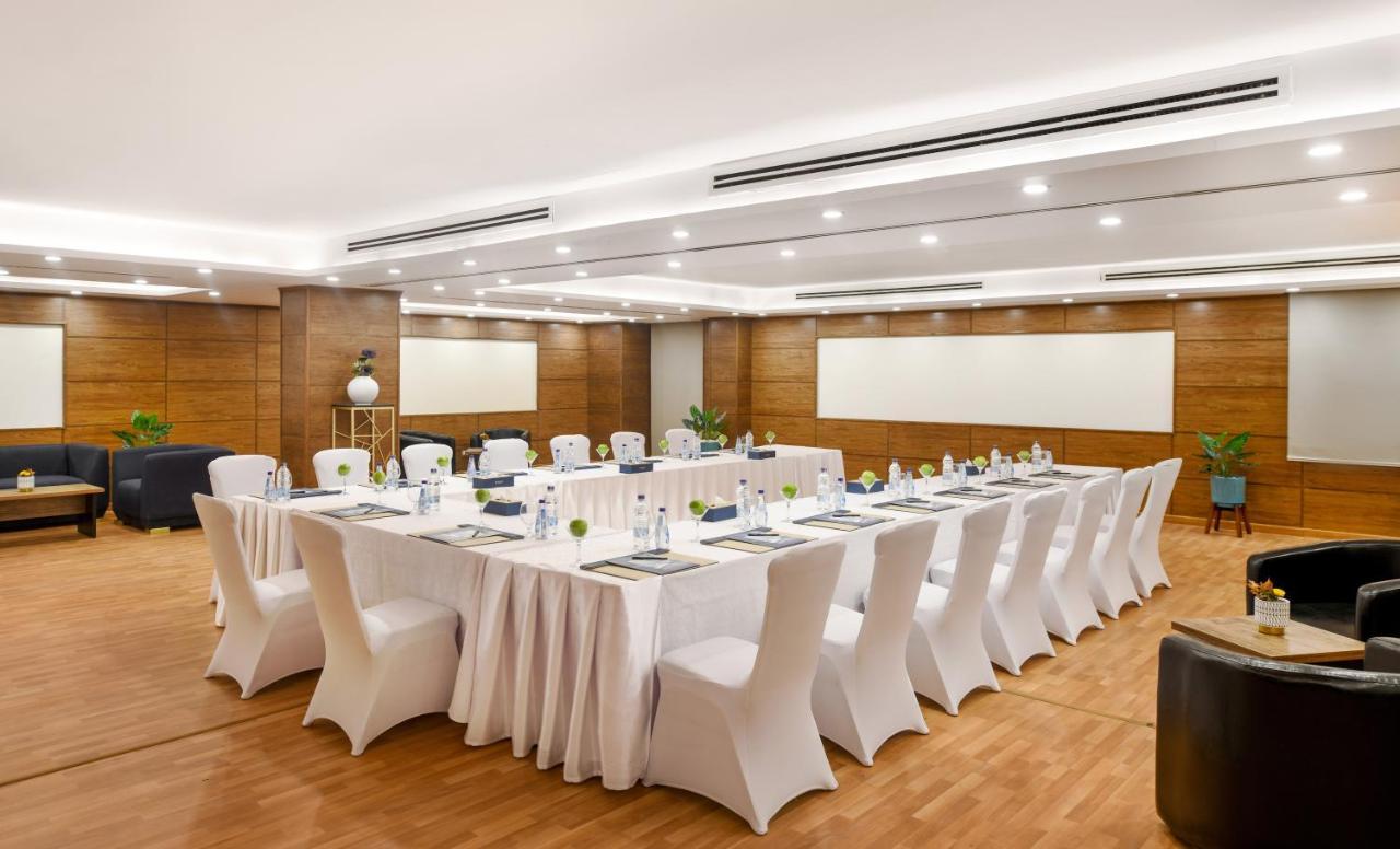 Tolip Gardens Hotel Le Caire Extérieur photo Meeting room at the hotel